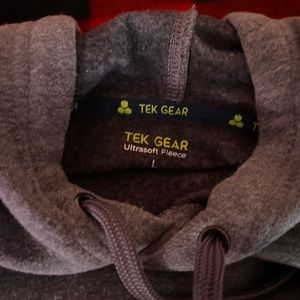 im selling a gray large hoodie, hasnt been worn yet.